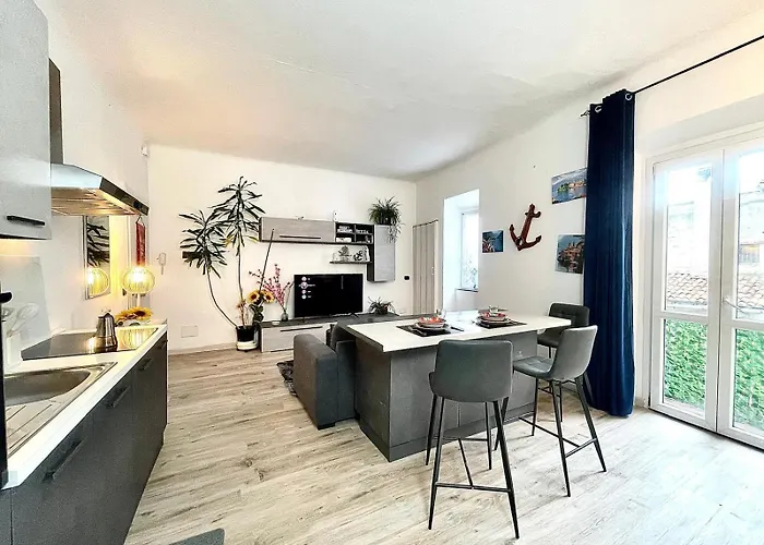 Stay& Service * Como