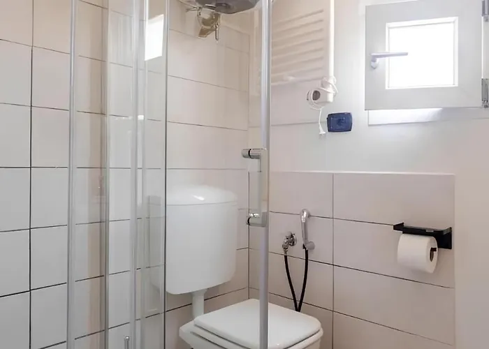 Stay& Service * Como